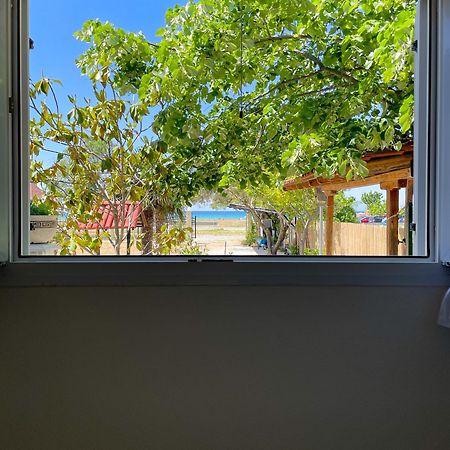 Casa Lia-Beach Front Villa Nea Kallikrateia Exteriér fotografie