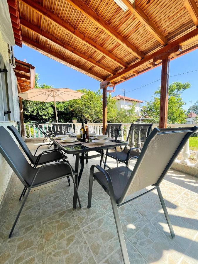 Casa Lia-Beach Front Villa Nea Kallikrateia Exteriér fotografie