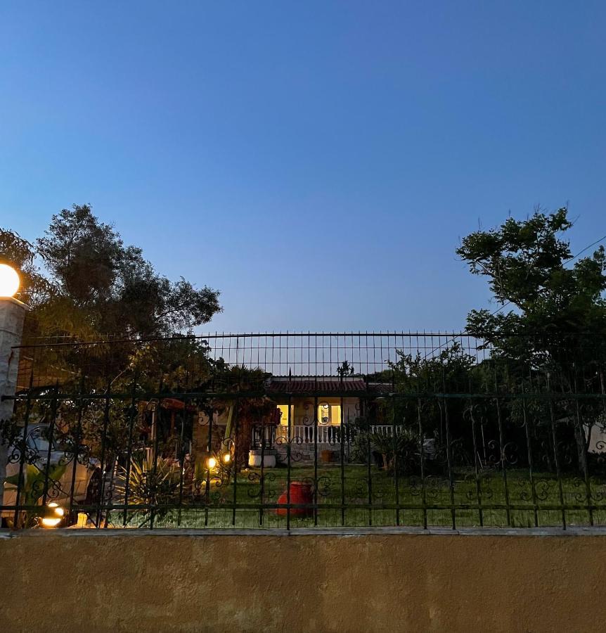 Casa Lia-Beach Front Villa Nea Kallikrateia Exteriér fotografie
